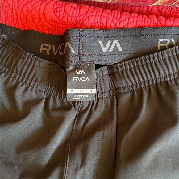 Men’s RVCA Black Performance Shorts NWT - Picture 3 of 4